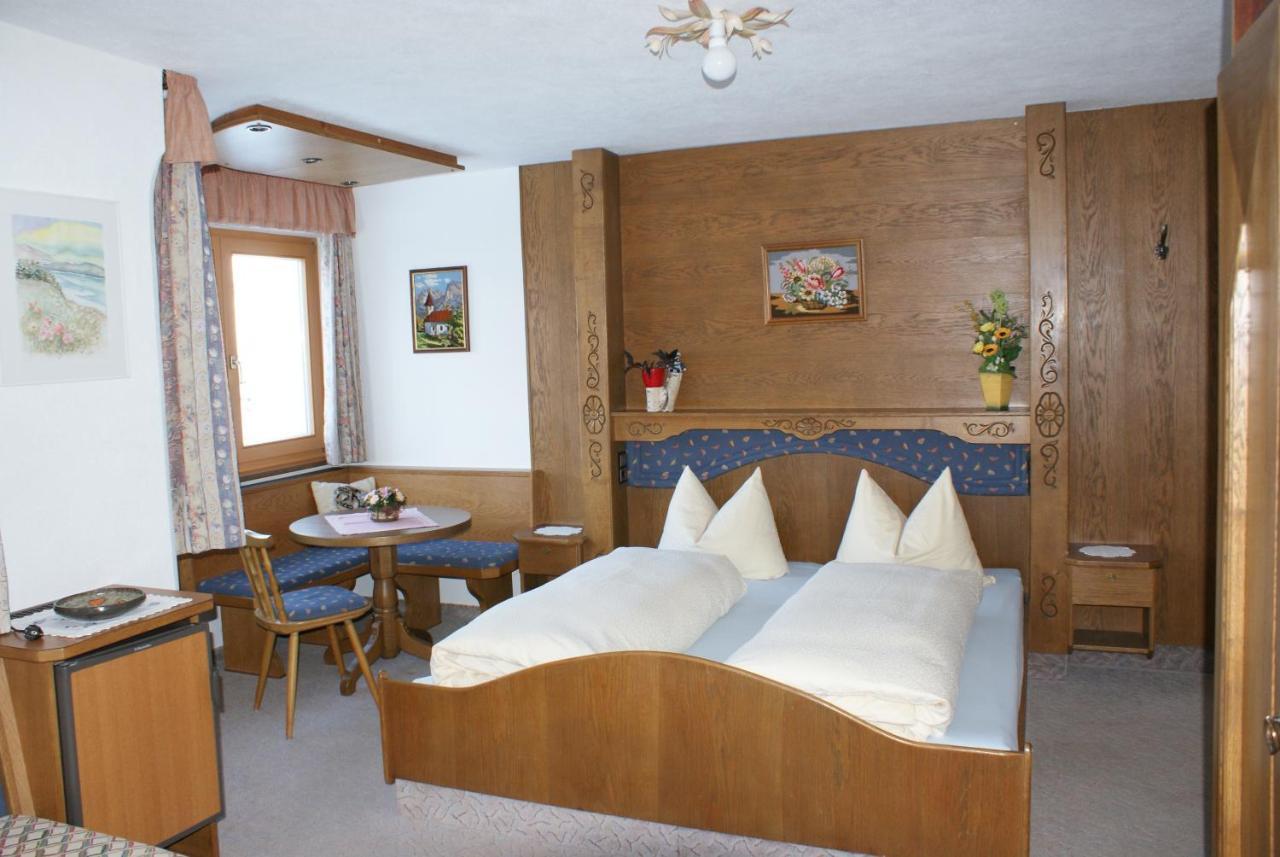 Haus Bergfrieden Hotel Bach  Habitación foto